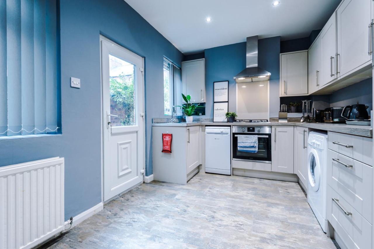 Spacious Modern Chester Home - Great Location Extérieur photo