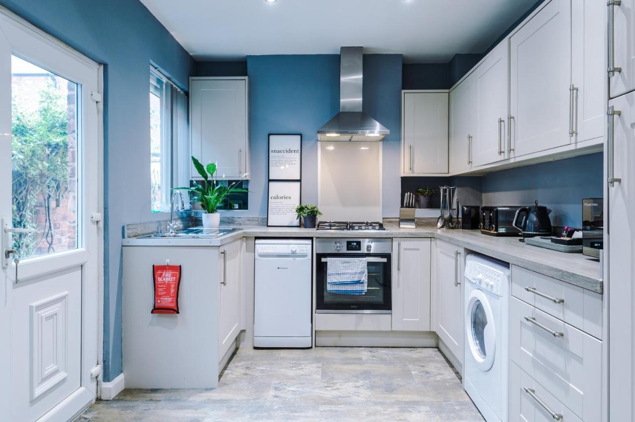 Spacious Modern Chester Home - Great Location Extérieur photo